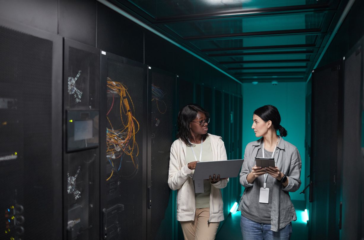 Strategi Optimalisasi Data Center untuk Meningkatkan Efisiensi dan Keamanan Bisnis